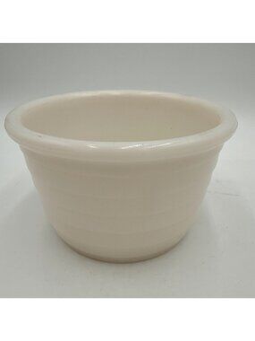 Vintage 1930's Ribbed Milk Glass Small 1 QT Mixing Bowl 6.25" Diameter 3.75" Tal
